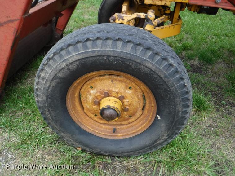 image for item J5690 Minneapolis Moline Super U302 tractor