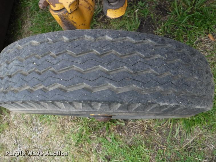 image for item J5690 Minneapolis Moline Super U302 tractor