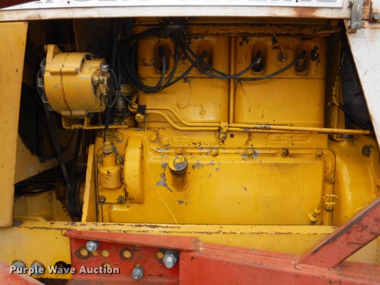 image for item J5690 Minneapolis Moline Super U302 tractor