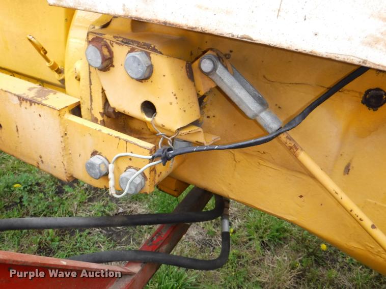 image for item J5690 Minneapolis Moline Super U302 tractor