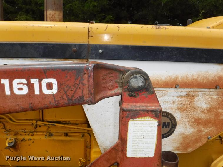 image for item J5690 Minneapolis Moline Super U302 tractor