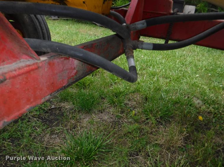 image for item J5690 Minneapolis Moline Super U302 tractor