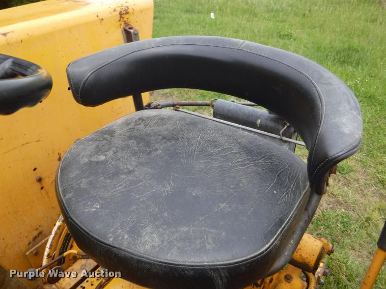 image for item J5690 Minneapolis Moline Super U302 tractor