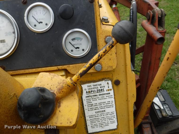 image for item J5690 Minneapolis Moline Super U302 tractor