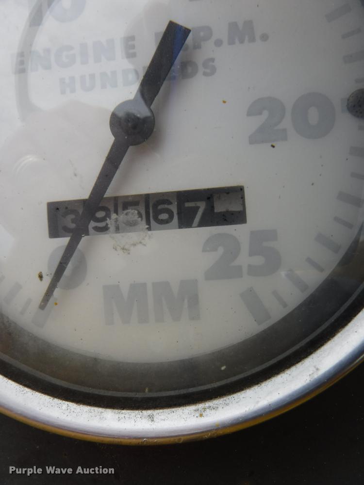 image for item J5690 Minneapolis Moline Super U302 tractor