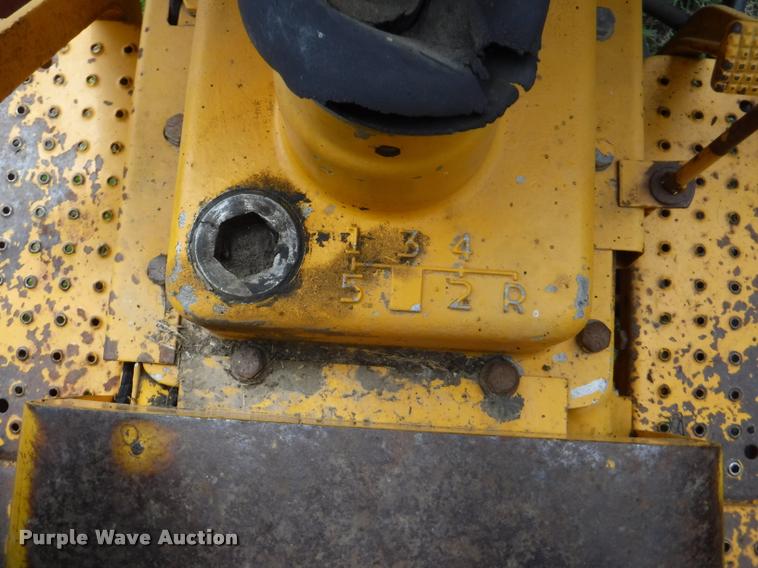 image for item J5690 Minneapolis Moline Super U302 tractor