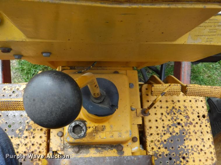 image for item J5690 Minneapolis Moline Super U302 tractor