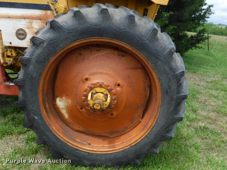 image for item J5690 Minneapolis Moline Super U302 tractor