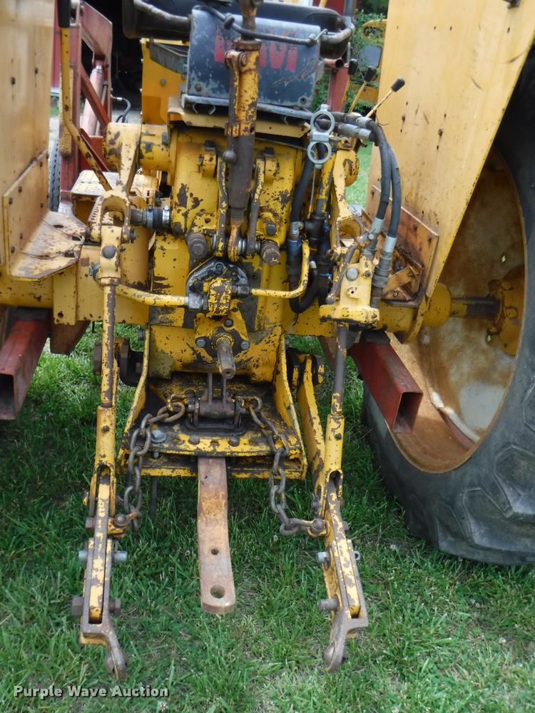 image for item J5690 Minneapolis Moline Super U302 tractor