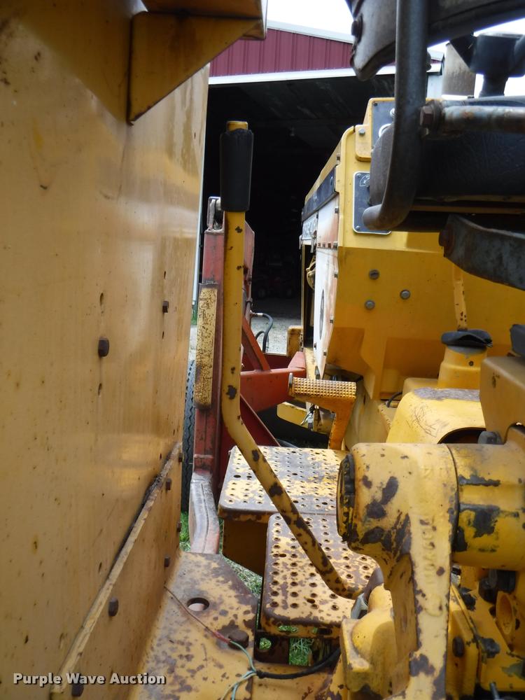 image for item J5690 Minneapolis Moline Super U302 tractor