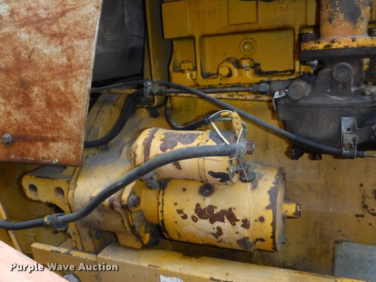 image for item J5690 Minneapolis Moline Super U302 tractor