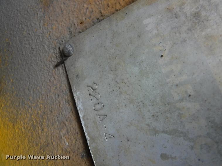 image for item J5690 Minneapolis Moline Super U302 tractor