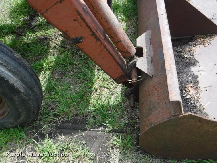 image for item J5690 Minneapolis Moline Super U302 tractor