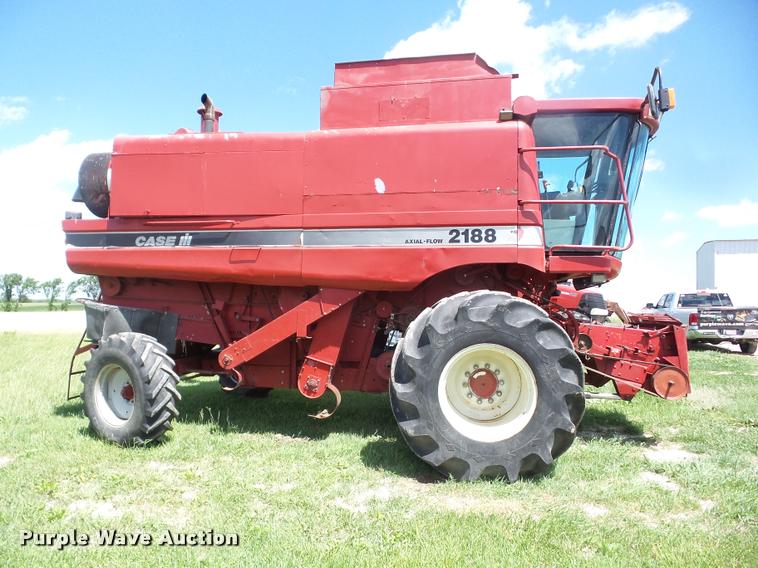 image for item J8617 1995 Case IH 2188 combine
