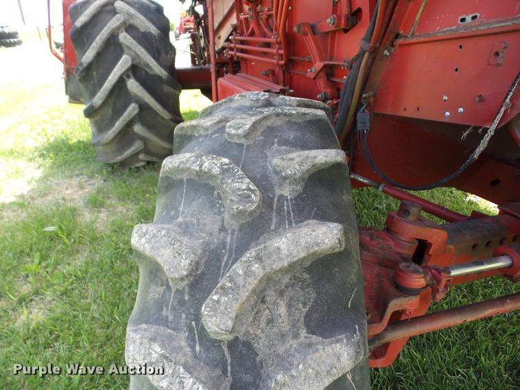 image for item J8617 1995 Case IH 2188 combine