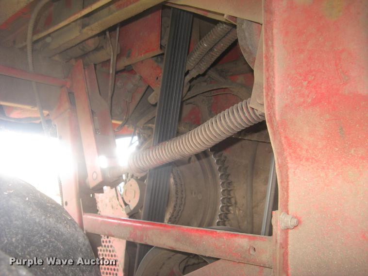 image for item L2332 1982 Massey-Ferguson 860 combine