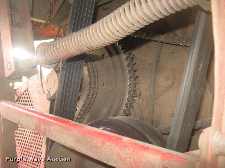 image for item L2332 1982 Massey-Ferguson 860 combine