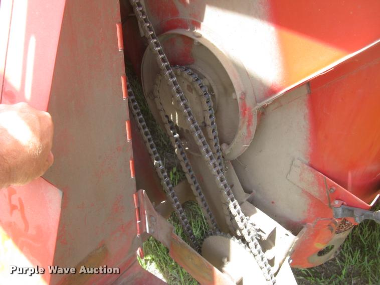 image for item L2332 1982 Massey-Ferguson 860 combine