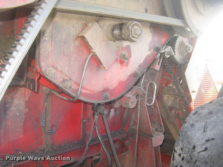 image for item L2332 1982 Massey-Ferguson 860 combine