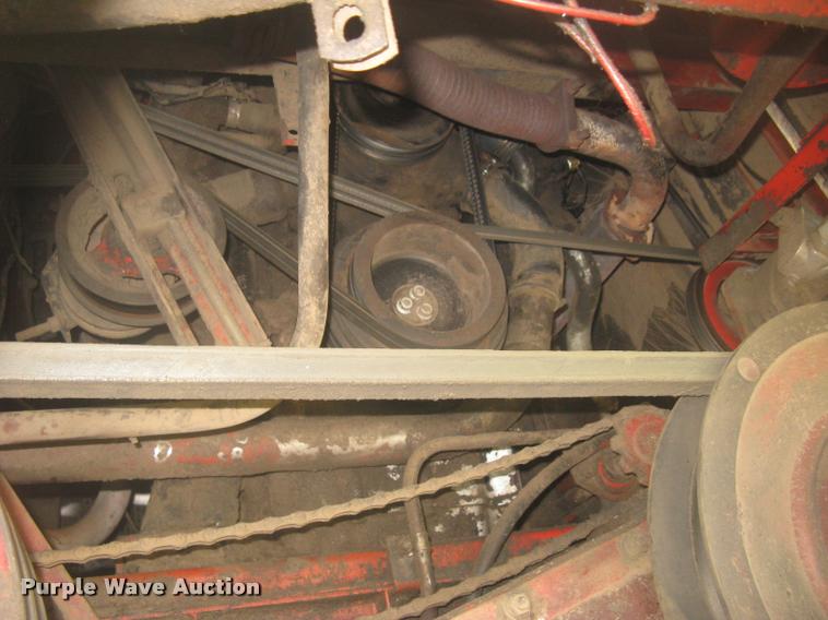 image for item L2332 1982 Massey-Ferguson 860 combine