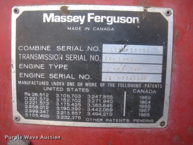 image for item L2332 1982 Massey-Ferguson 860 combine