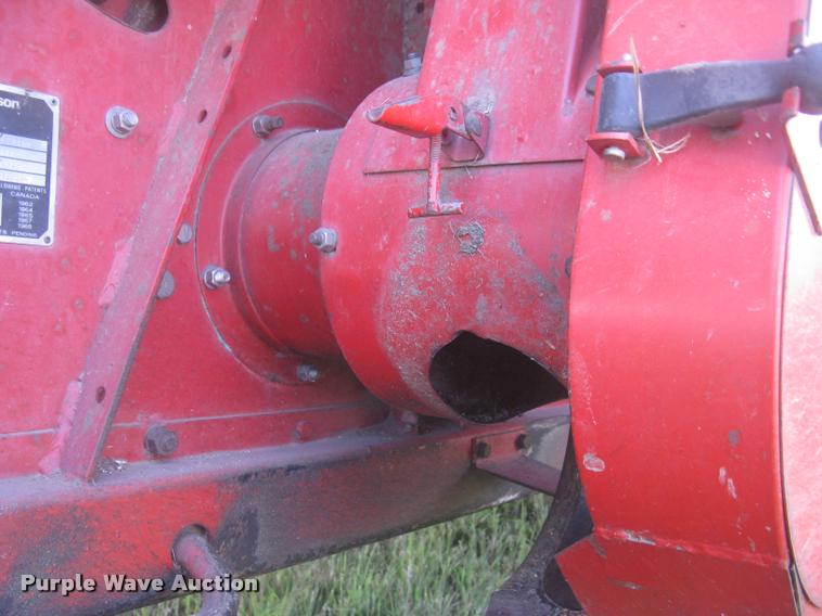 image for item L2332 1982 Massey-Ferguson 860 combine