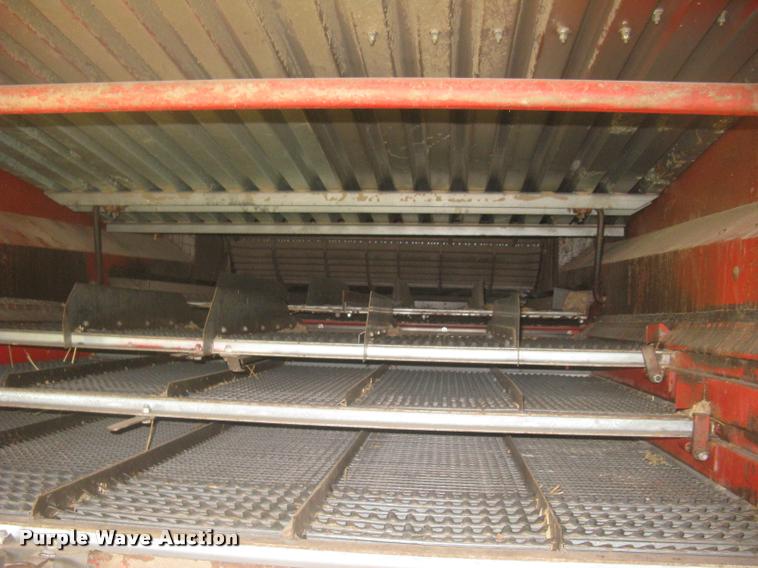 image for item L2332 1982 Massey-Ferguson 860 combine