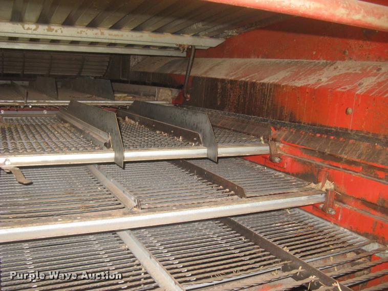 image for item L2332 1982 Massey-Ferguson 860 combine