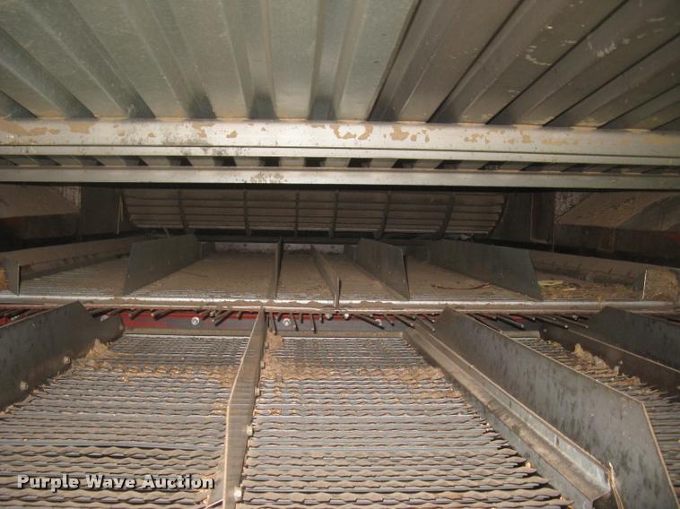 image for item L2332 1982 Massey-Ferguson 860 combine