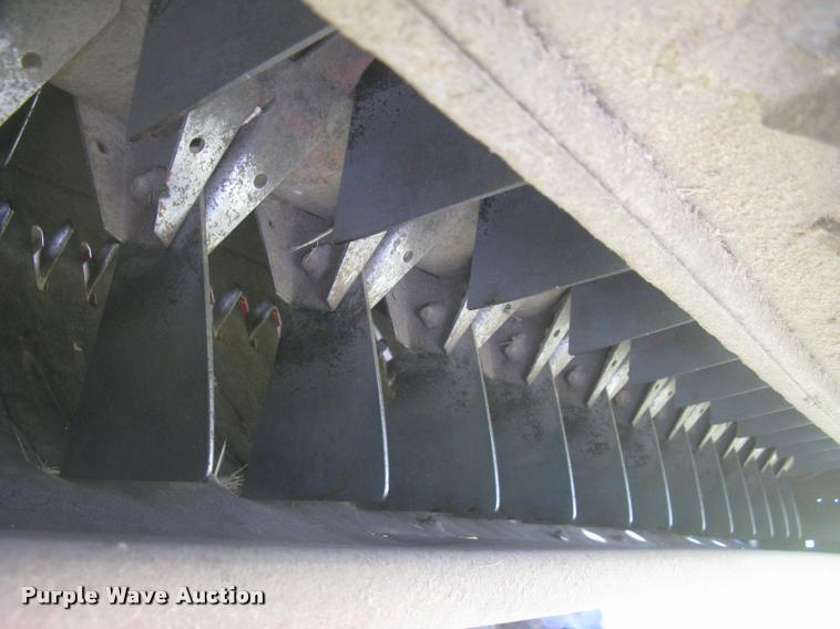 image for item L2332 1982 Massey-Ferguson 860 combine