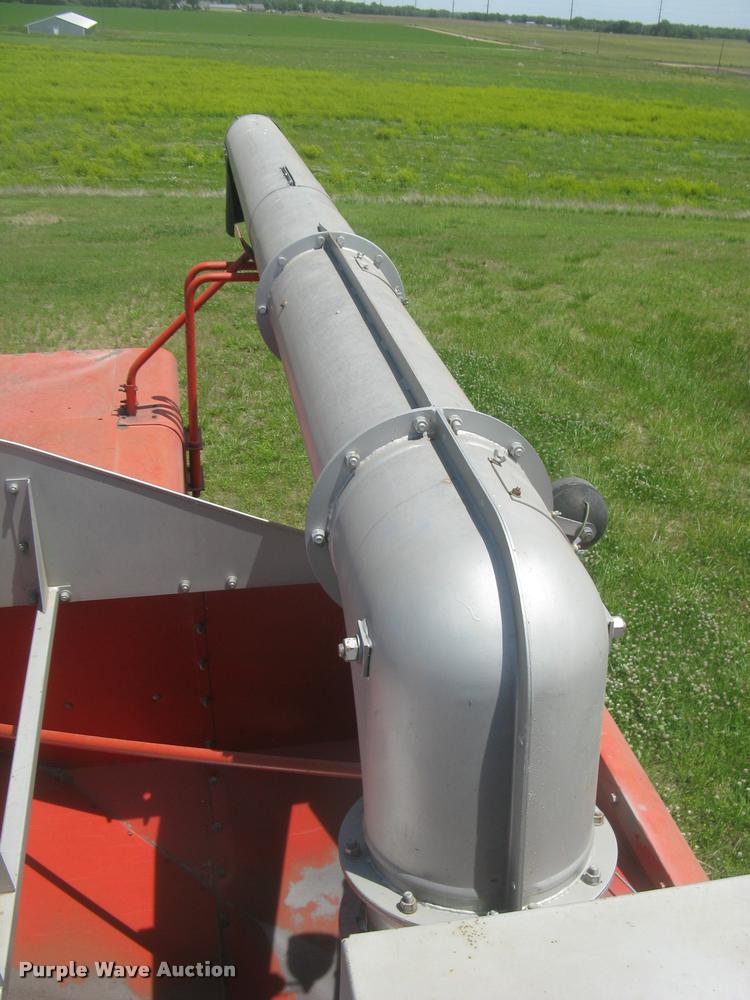 image for item L2332 1982 Massey-Ferguson 860 combine