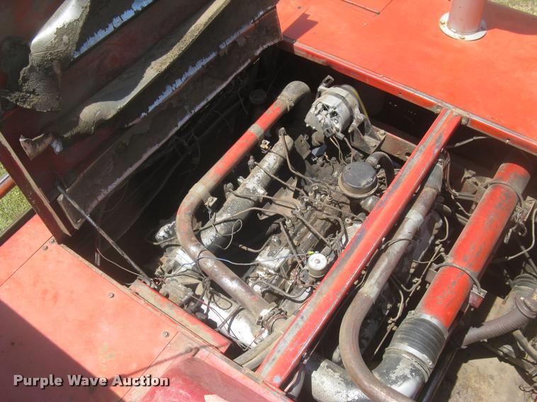 image for item L2332 1982 Massey-Ferguson 860 combine