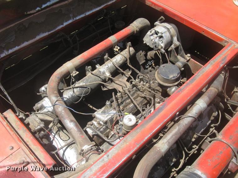 image for item L2332 1982 Massey-Ferguson 860 combine