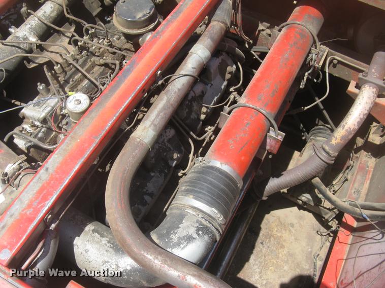 image for item L2332 1982 Massey-Ferguson 860 combine