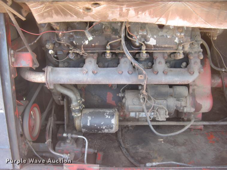 image for item L2332 1982 Massey-Ferguson 860 combine