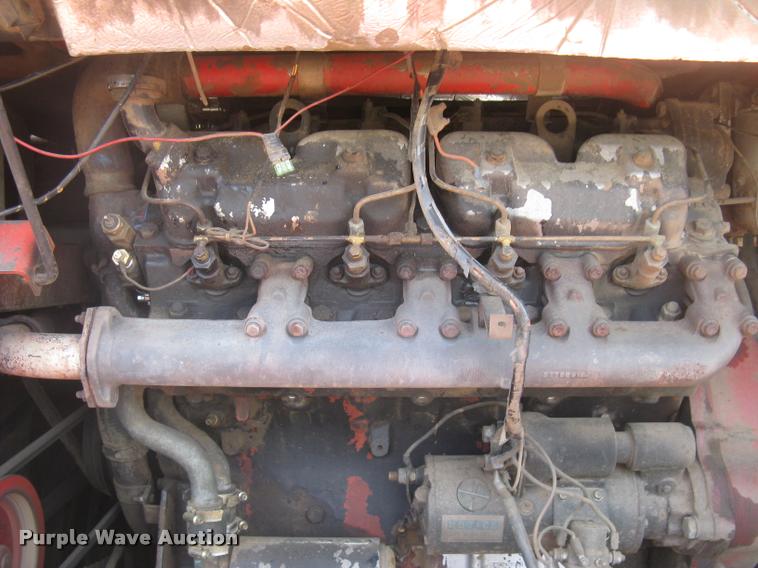 image for item L2332 1982 Massey-Ferguson 860 combine