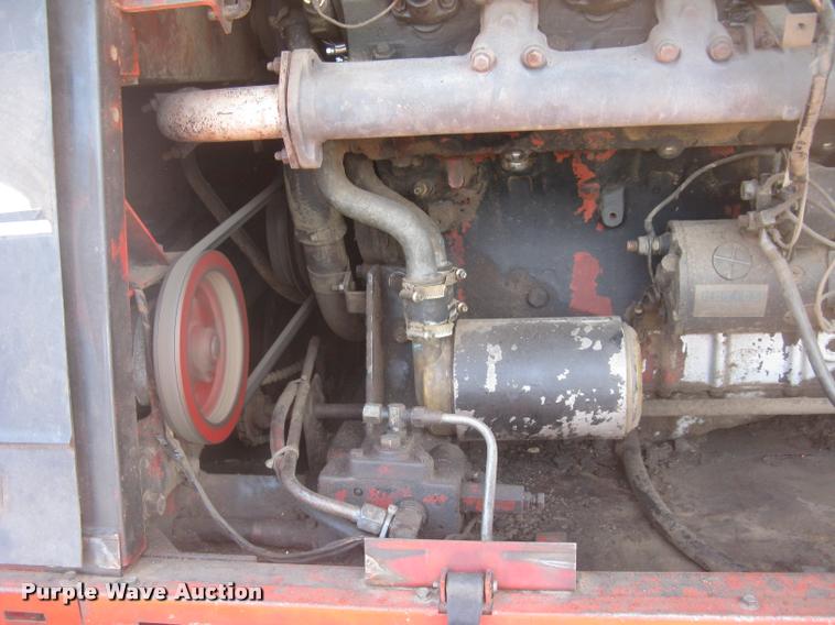image for item L2332 1982 Massey-Ferguson 860 combine