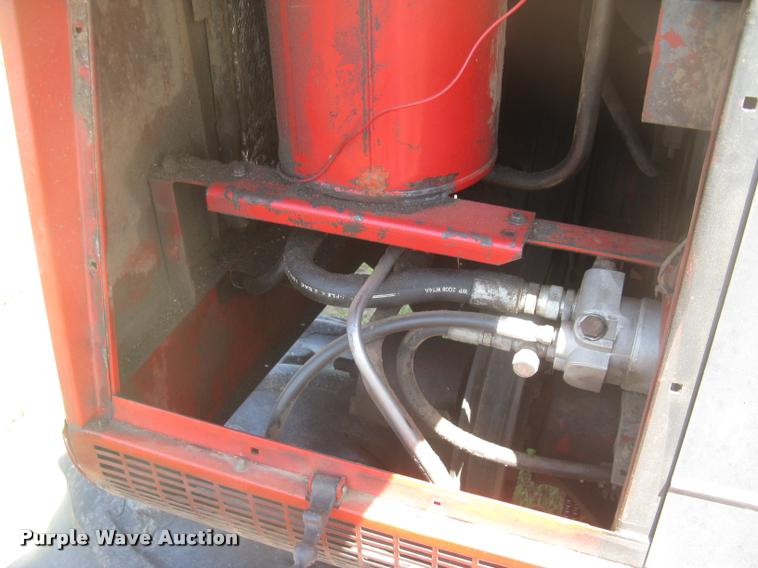 image for item L2332 1982 Massey-Ferguson 860 combine