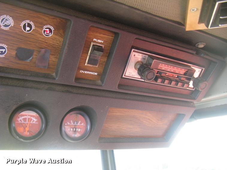 image for item L2332 1982 Massey-Ferguson 860 combine