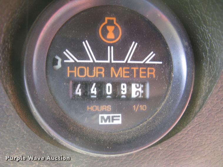 image for item L2332 1982 Massey-Ferguson 860 combine