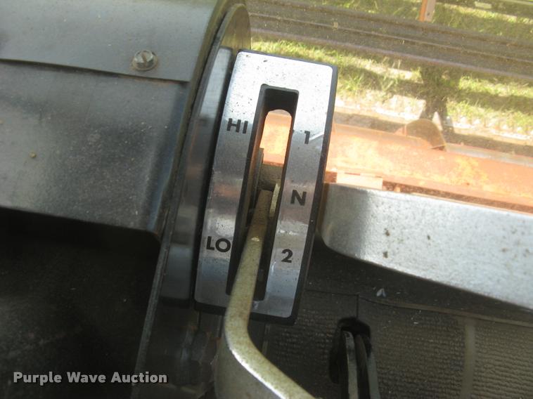 image for item L2332 1982 Massey-Ferguson 860 combine