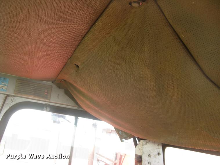 image for item L2332 1982 Massey-Ferguson 860 combine