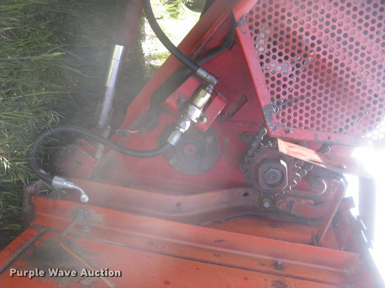 image for item L2332 1982 Massey-Ferguson 860 combine