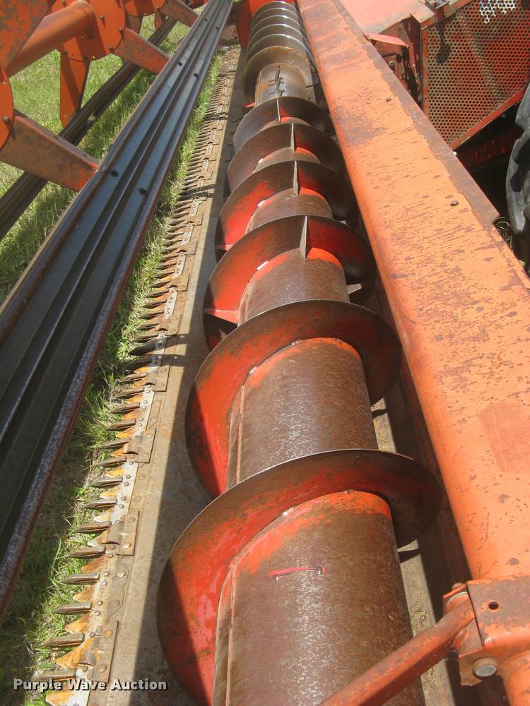 image for item L2332 1982 Massey-Ferguson 860 combine