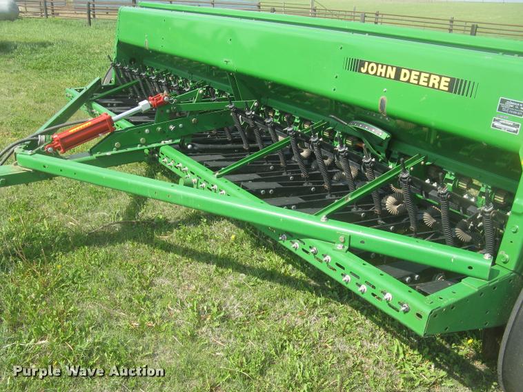 image for item L2342 John Deere 450 grain drill