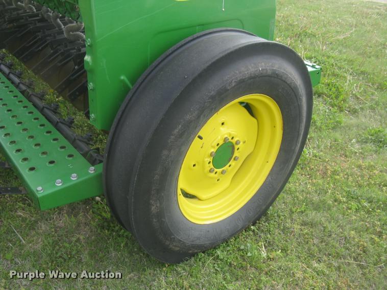 image for item L2342 John Deere 450 grain drill