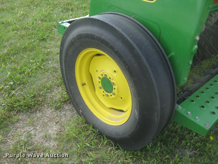 image for item L2342 John Deere 450 grain drill