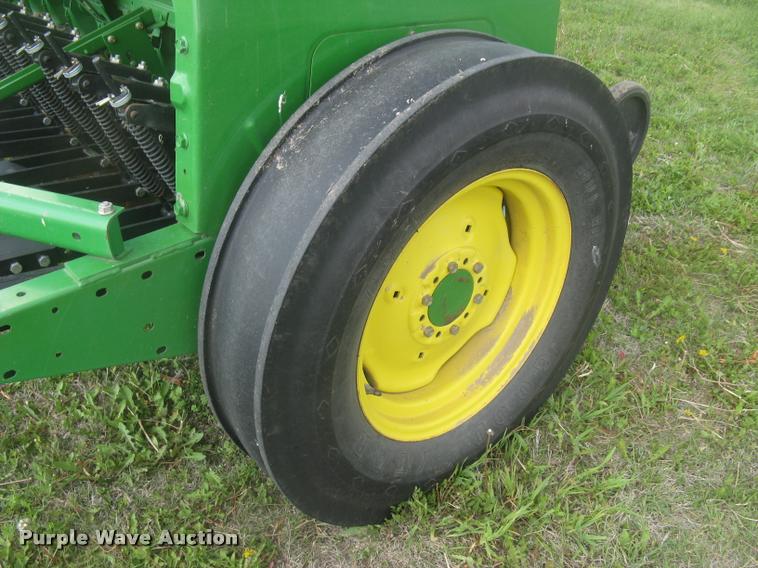 image for item L2342 John Deere 450 grain drill