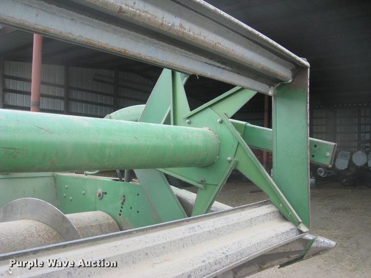 image for item L2349 John Deere 224 platform head