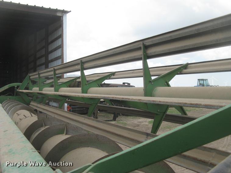 image for item L2349 John Deere 224 platform head